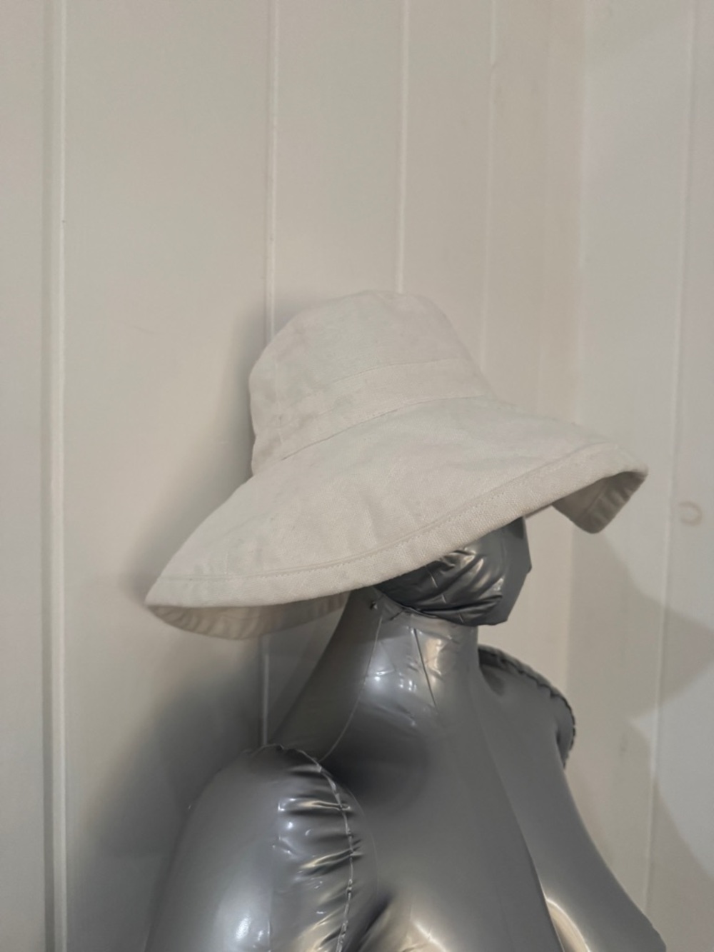Classic Wide-Brim Sun Hat in Cream